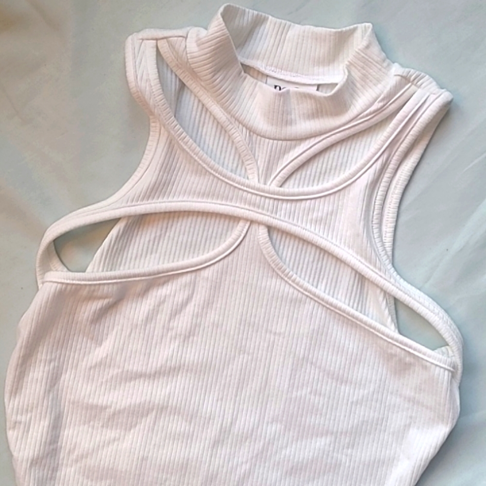 Perry + co white cut out dress szS NWOT [1105] - Picture 2 of 4